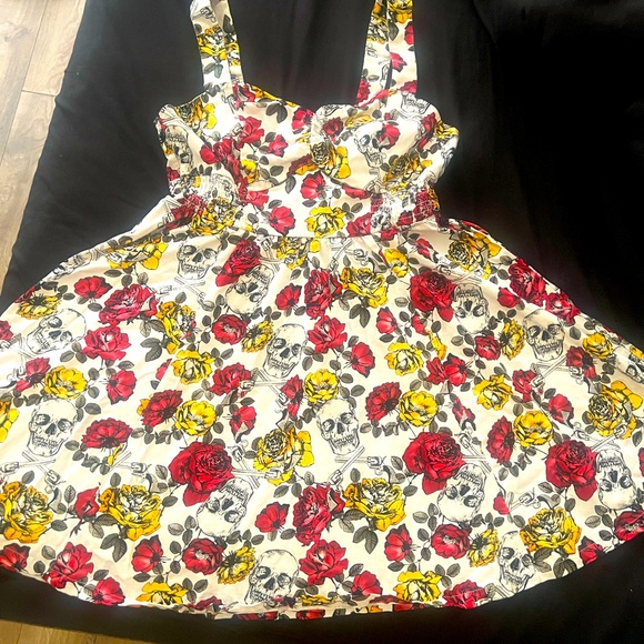 Hot Topic Floral Skull Print Dress - Picture 1 of 5